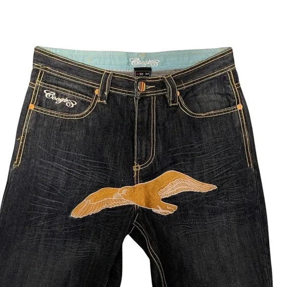 Coogi Vintage Eagle front- logo back pocket with decorative buttons 32X34 jeans